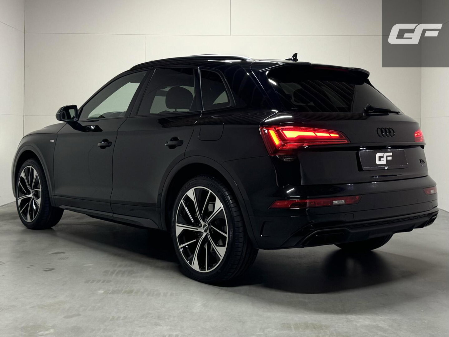 Audi Q5 50 TFSIe Quattro Black Edition S-Line Pano Luchtvering
