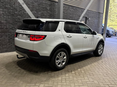Land Rover Discovery Sport P300e 1.5 S | Panoramadak | 360° Camera | Meridian | Trekhaak | Leder | Stoelverwarming V+A