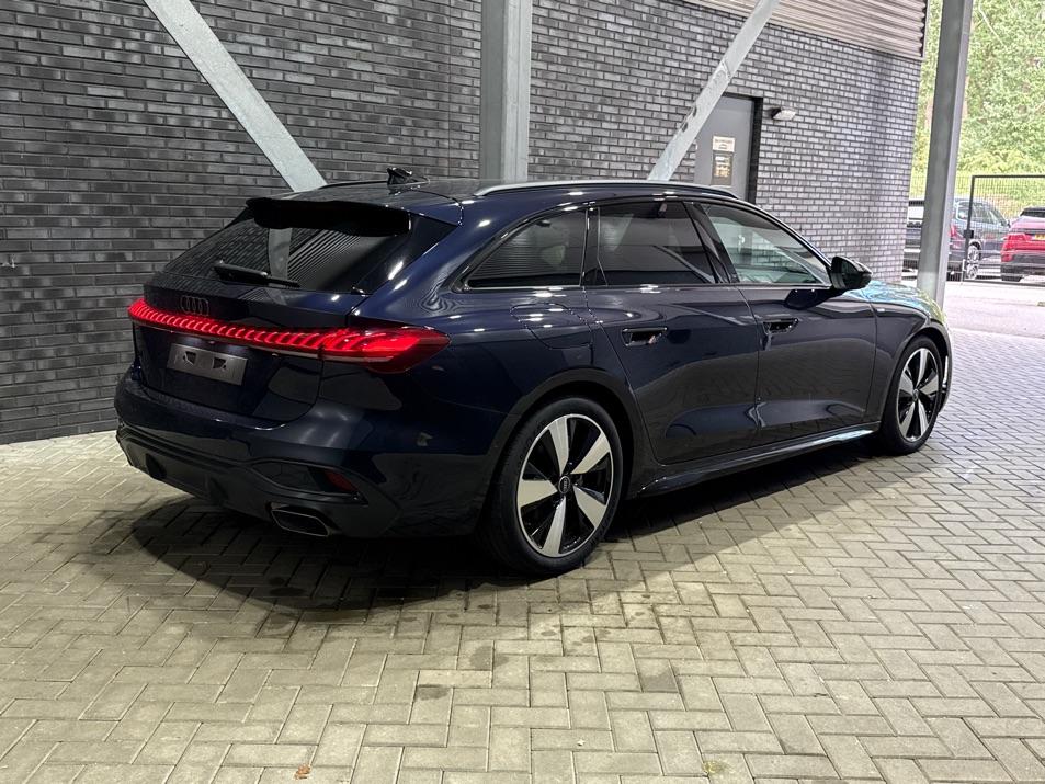 Audi A5 2.0 TFSI quattro S edition | Black-optiek | Bijrijdersscherm | Pilot Assist | Stoelverwarming | Matrix LED | ACC | 19 Inch