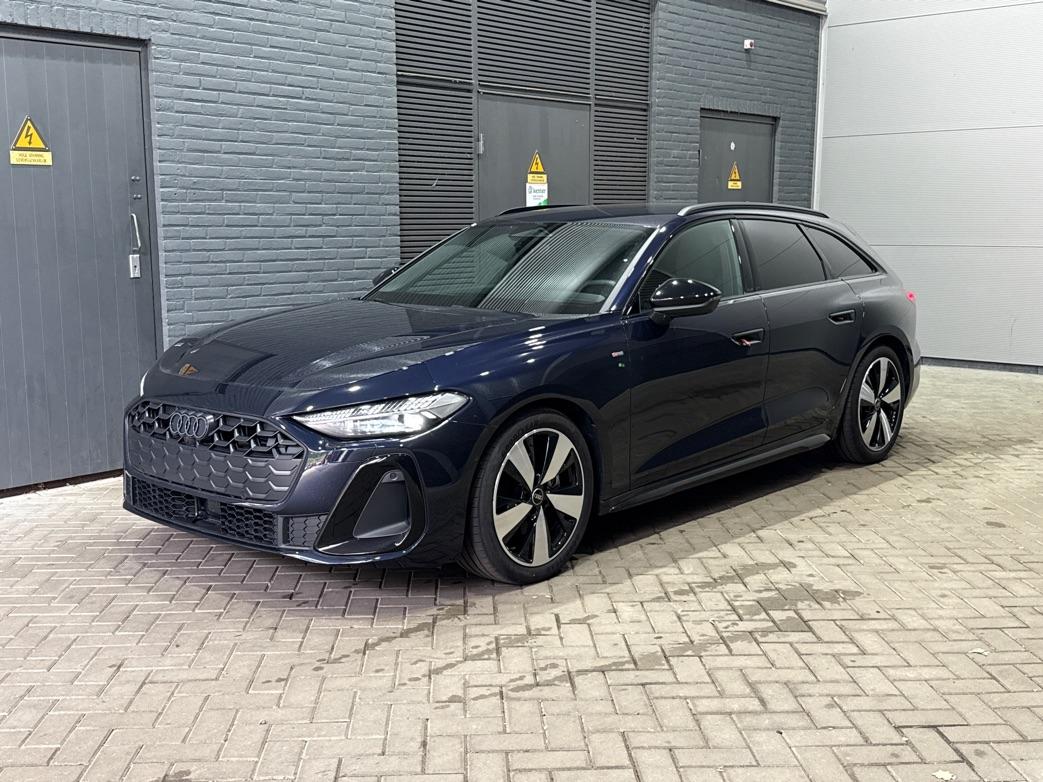 Audi A5 2.0 TFSI quattro S edition | Black-optiek | Bijrijdersscherm | Pilot Assist | Stoelverwarming | Matrix LED | ACC | 19 Inch