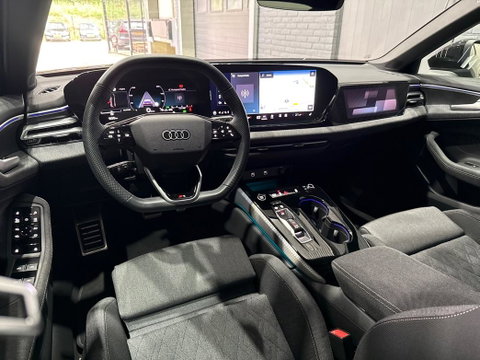 Audi A5 2.0 TFSI quattro S edition | Black-optiek | Bijrijdersscherm | Pilot Assist | Stoelverwarming | Matrix LED | ACC | 19 Inch