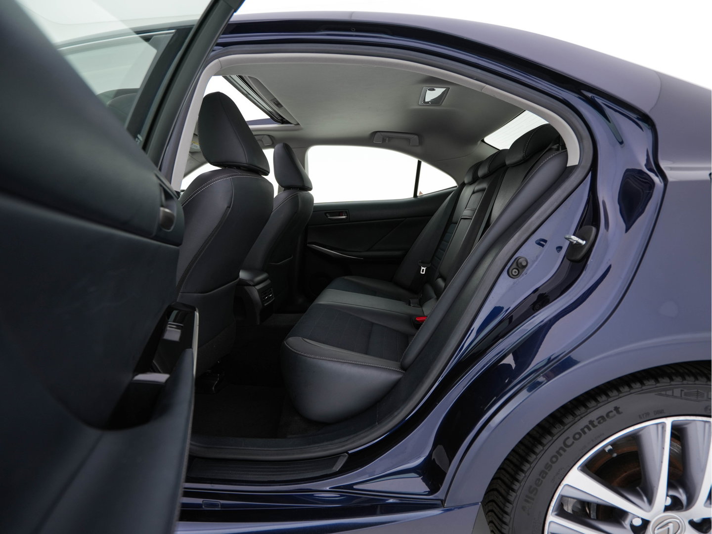 Lexus IS 300h Hybrid Business Line Aut. *PANO | LEATHER-MICROFIBRE | FULL-LED | NAVI-FULLMAP | HEATED-COMFORTSEATS | CAMERA | ECC | SHIFTPADDLES | PDC | CRUISE | 17''ALU*