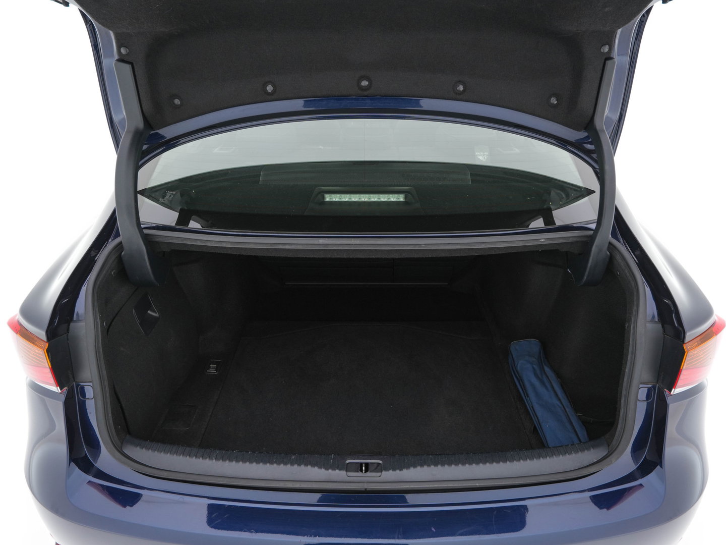 Lexus IS 300h Hybrid Business Line Aut. *PANO | LEATHER-MICROFIBRE | FULL-LED | NAVI-FULLMAP | HEATED-COMFORTSEATS | CAMERA | ECC | SHIFTPADDLES | PDC | CRUISE | 17''ALU*