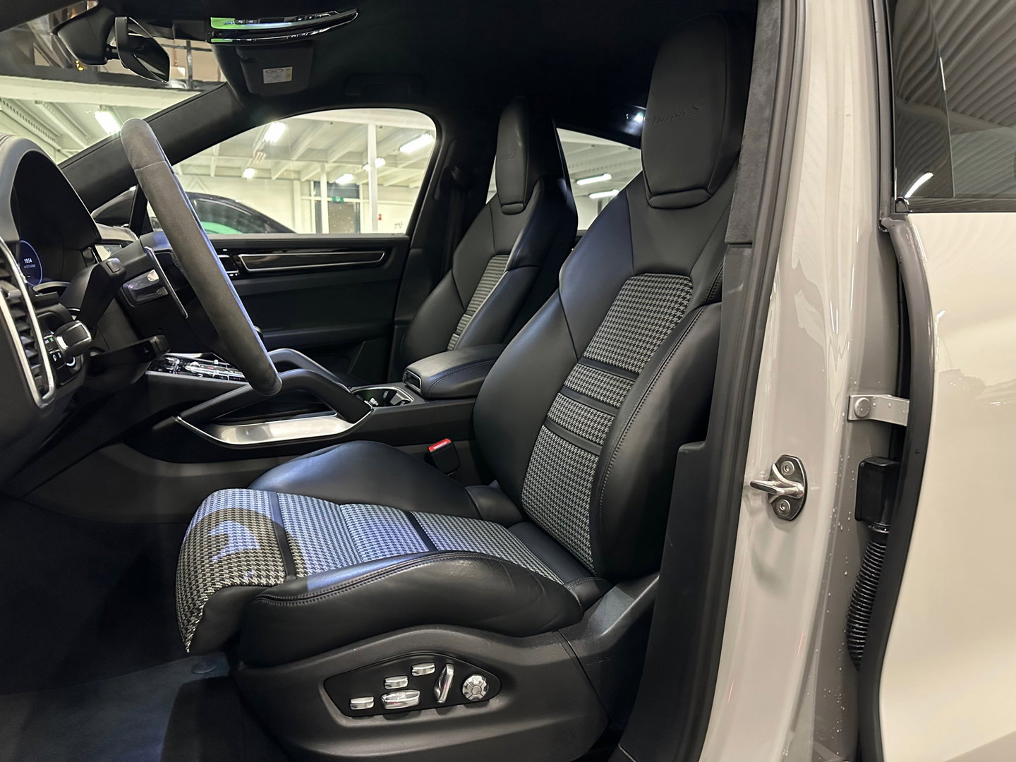 Porsche Cayenne Coupé 4.0 Turbo S E-Hybrid Carbon|Ceramic|VOL