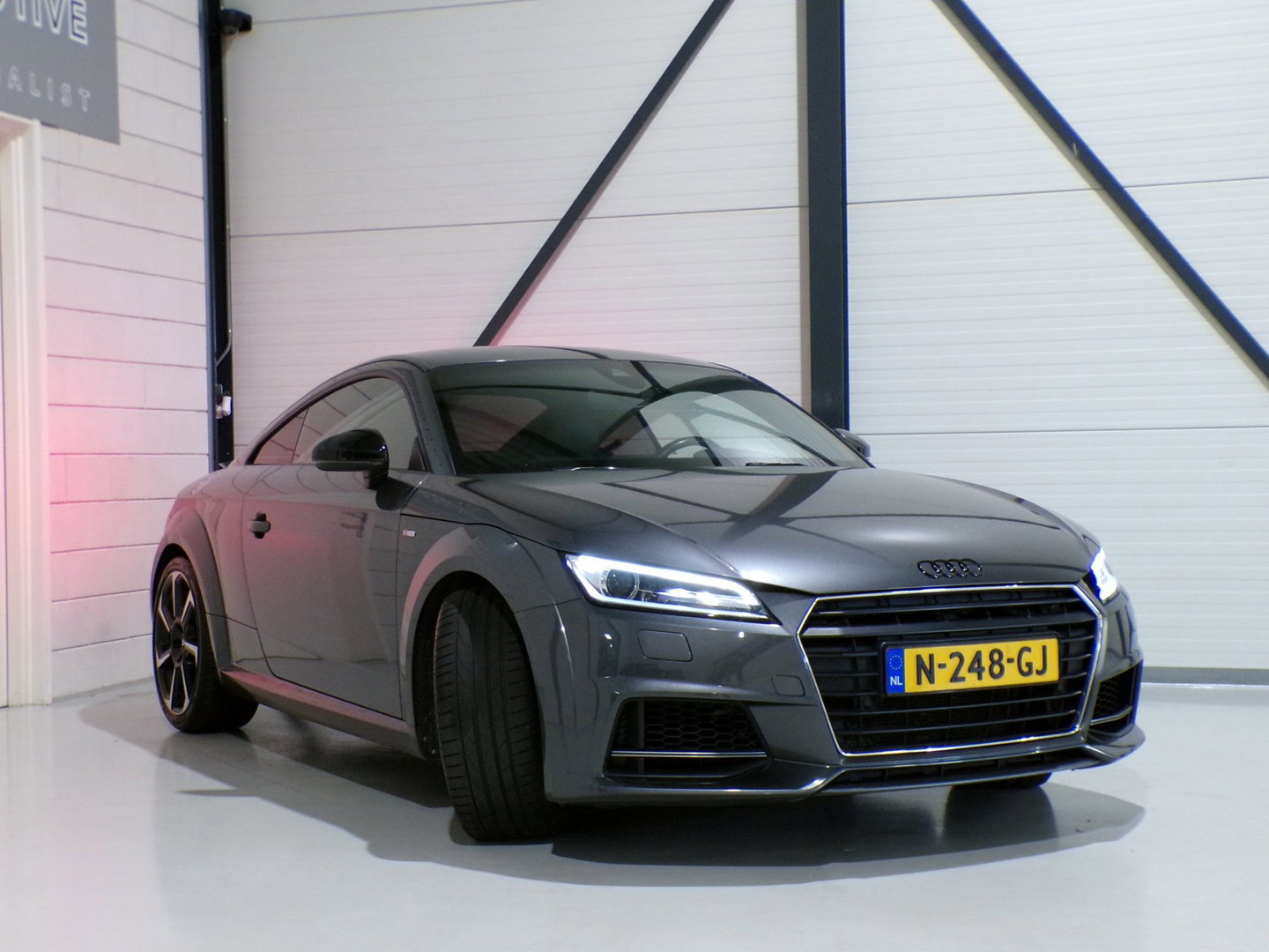 Audi TT 1.8 TFSI S-Line "Automaat" 2x S line Apple-Carplay Stoelverwarming Xenon-LED Keyless Parkeersensoren 1-jaar garantie