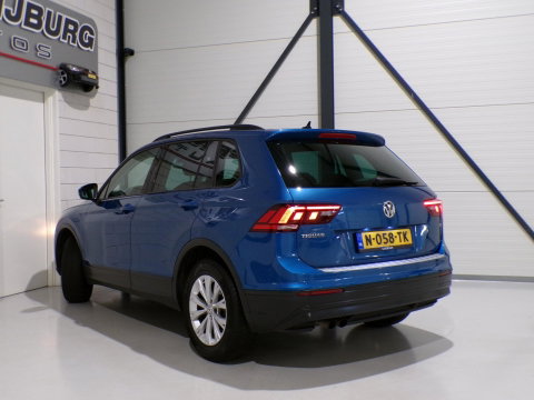 Volkswagen Tiguan 1.4 TSI ACT Connected Series "Automaat" Apple-Carplay Stoelverwarming Navigatie Bluetooth Lane-Assist