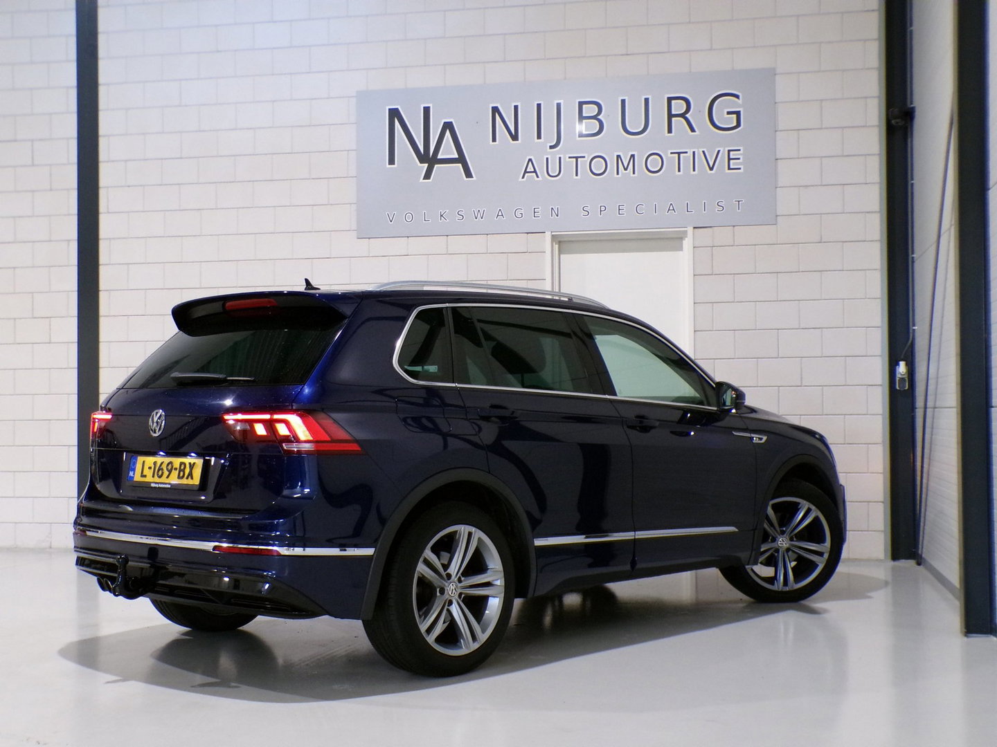 Volkswagen Tiguan 1.4 TSI ACT 150PK R-Line Connected Series Trekhaak Apple-Carplay Virtual-cockpit Adaptive-cruise Navigatie