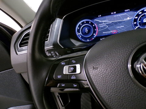 Volkswagen Tiguan 1.4 TSI ACT 150PK R-Line Connected Series Trekhaak Apple-Carplay Virtual-cockpit Adaptive-cruise Navigatie