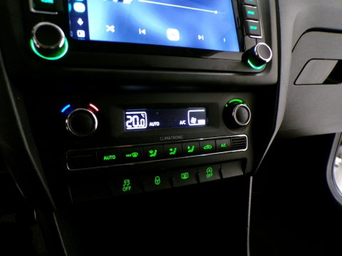 Škoda Rapid 1.2 TSI Elegance Businessline "Origineel NL!" Trekhaak Apple-carplay Android-auto Parkeersensoren RS-Stoelen Garantie