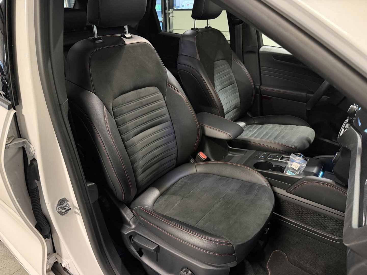 Ford Kuga 2.5 PHEV ST-Line X B&O Pano Camera Winterpack NAP