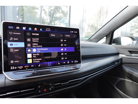 Volkswagen Golf 1.5 eTSI R-Line Edition PANO HUD KEYLESS