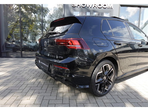 Volkswagen Golf 1.5 eTSI R-Line Edition PANO HUD KEYLESS
