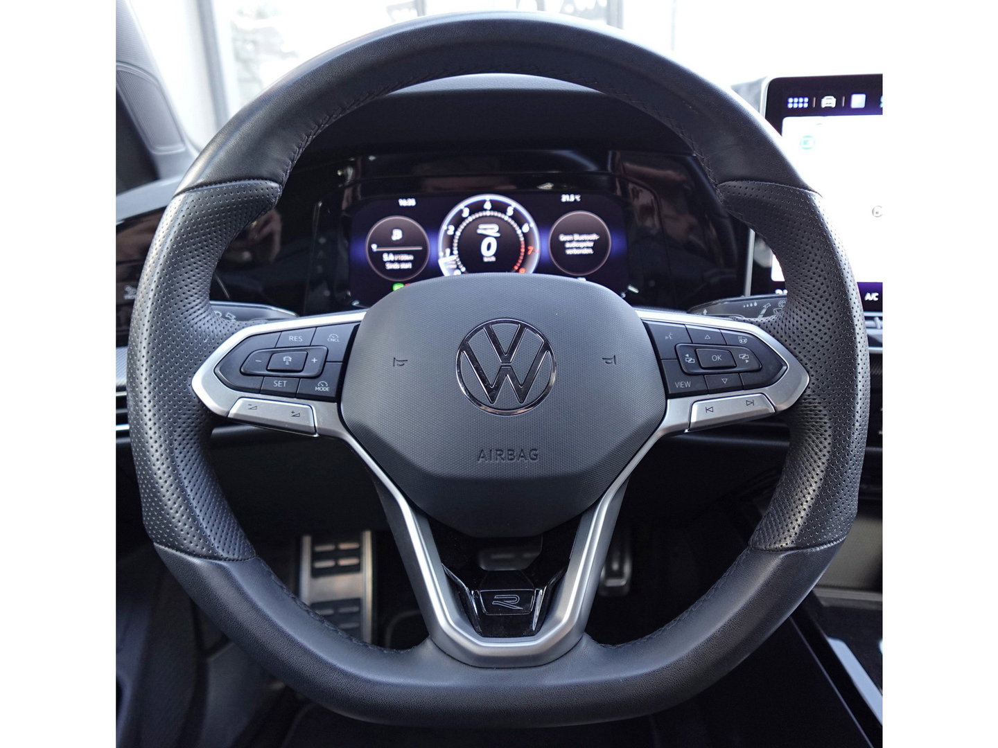 Volkswagen Golf 1.5 eTSI R-Line Edition PANO HUD KEYLESS