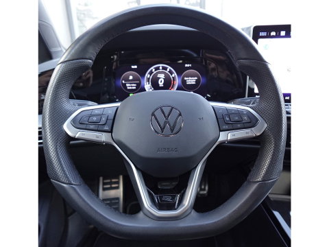 Volkswagen Golf 1.5 eTSI R-Line Edition PANO HUD KEYLESS