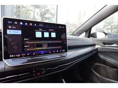 Volkswagen Golf 1.5 eTSI R-Line Edition PANO HUD KEYLESS