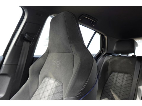 Volkswagen Golf 1.5 eTSI R-Line Edition PANO HUD KEYLESS