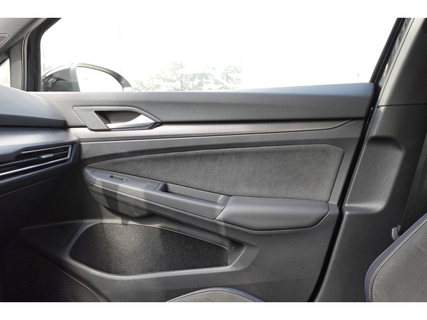 Volkswagen Golf 1.5 eTSI R-Line Edition PANO HUD KEYLESS