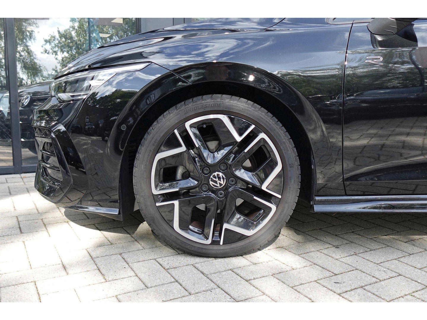 Volkswagen Golf 1.5 eTSI R-Line Edition PANO HUD KEYLESS
