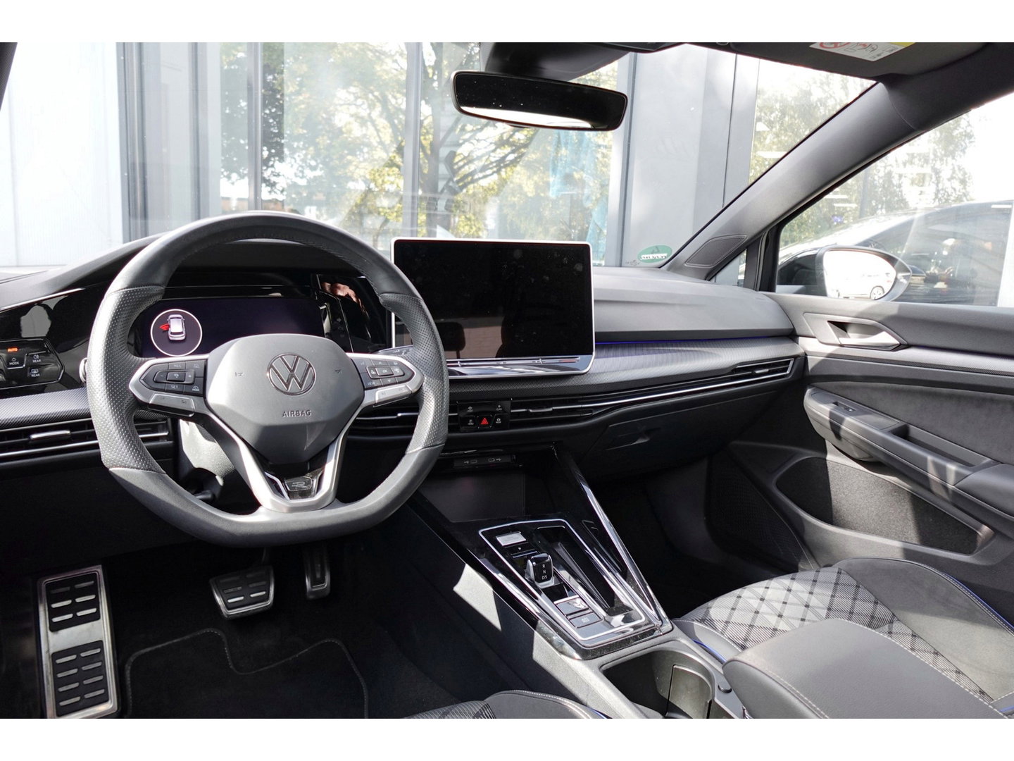 Volkswagen Golf 1.5 eTSI R-Line Edition PANO HUD KEYLESS