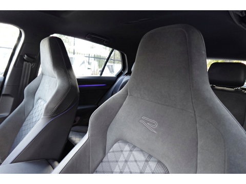 Volkswagen Golf 1.5 eTSI R-Line Edition PANO HUD KEYLESS