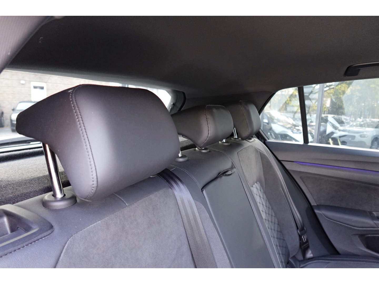 Volkswagen Golf 1.5 eTSI R-Line Edition PANO HUD KEYLESS
