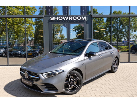 Mercedes-Benz A-Klasse 250 e Business Solution AMG PANO HUD CAM