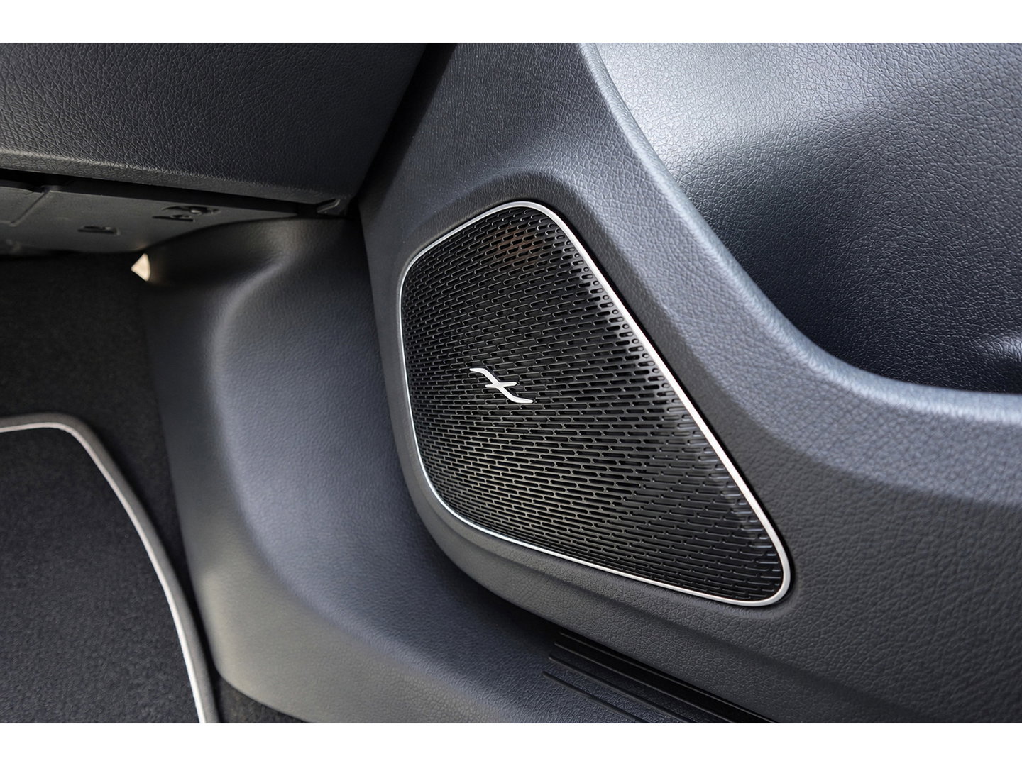 Mercedes-Benz A-Klasse 250 e Business Solution AMG PANO HUD CAM