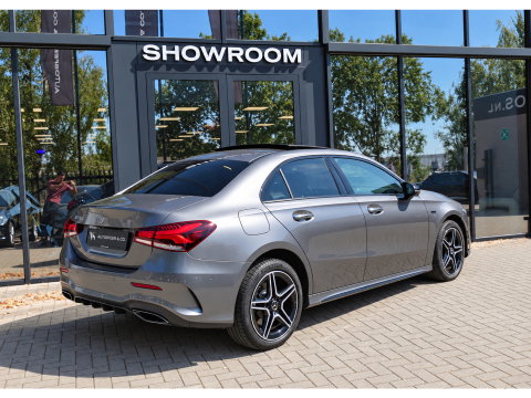 Mercedes-Benz A-Klasse 250 e Business Solution AMG PANO HUD CAM