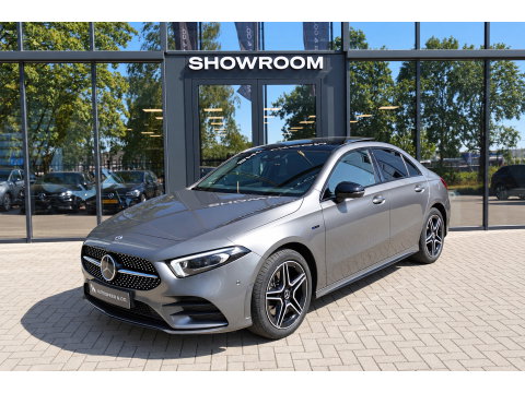 Mercedes-Benz A-Klasse 250 e Business Solution AMG PANO HUD CAM
