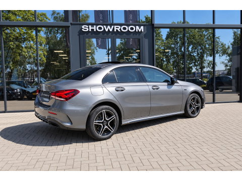 Mercedes-Benz A-Klasse 250 e Business Solution AMG PANO HUD CAM