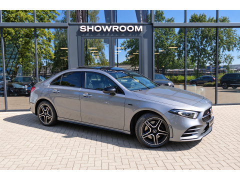 Mercedes-Benz A-Klasse 250 e Business Solution AMG PANO HUD CAM