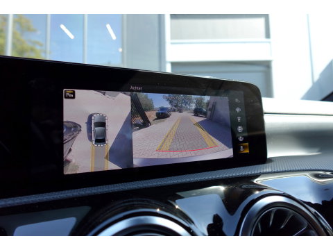 Mercedes-Benz A-Klasse 250 e Business Solution AMG PANO HUD CAM