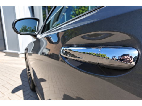 Mercedes-Benz A-Klasse 250 e Business Solution AMG PANO HUD CAM