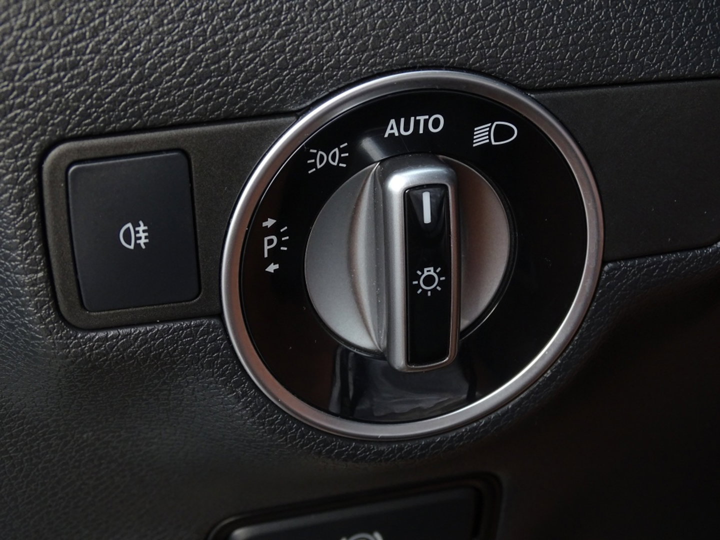 Mercedes-Benz GLA 180D 109PK automaat / LED / Apple CarPlay / *NAP*