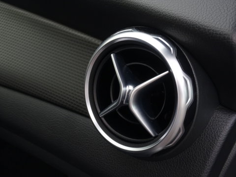 Mercedes-Benz GLA 180D 109PK automaat / LED / Apple CarPlay / *NAP*