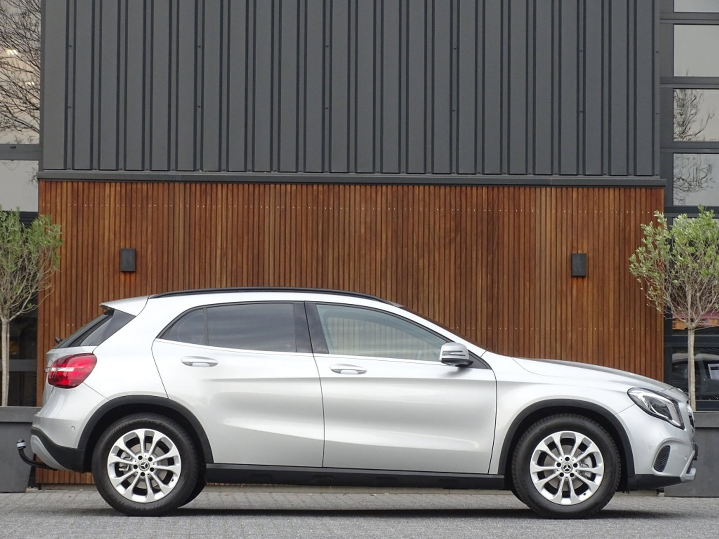 Mercedes-Benz GLA 180D 109PK automaat / LED / Apple CarPlay / *NAP*
