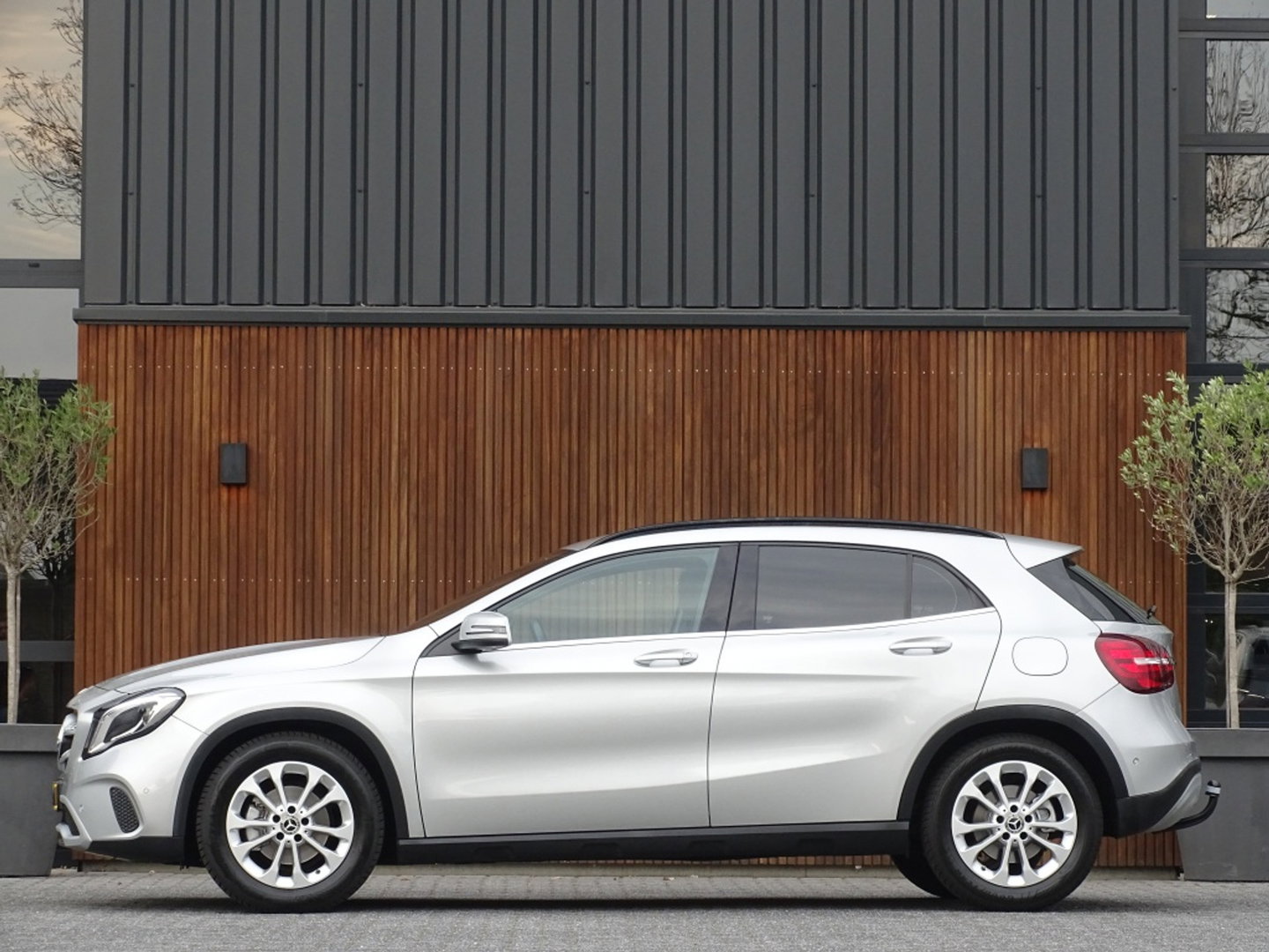 Mercedes-Benz GLA 180D 109PK automaat / LED / Apple CarPlay / *NAP*