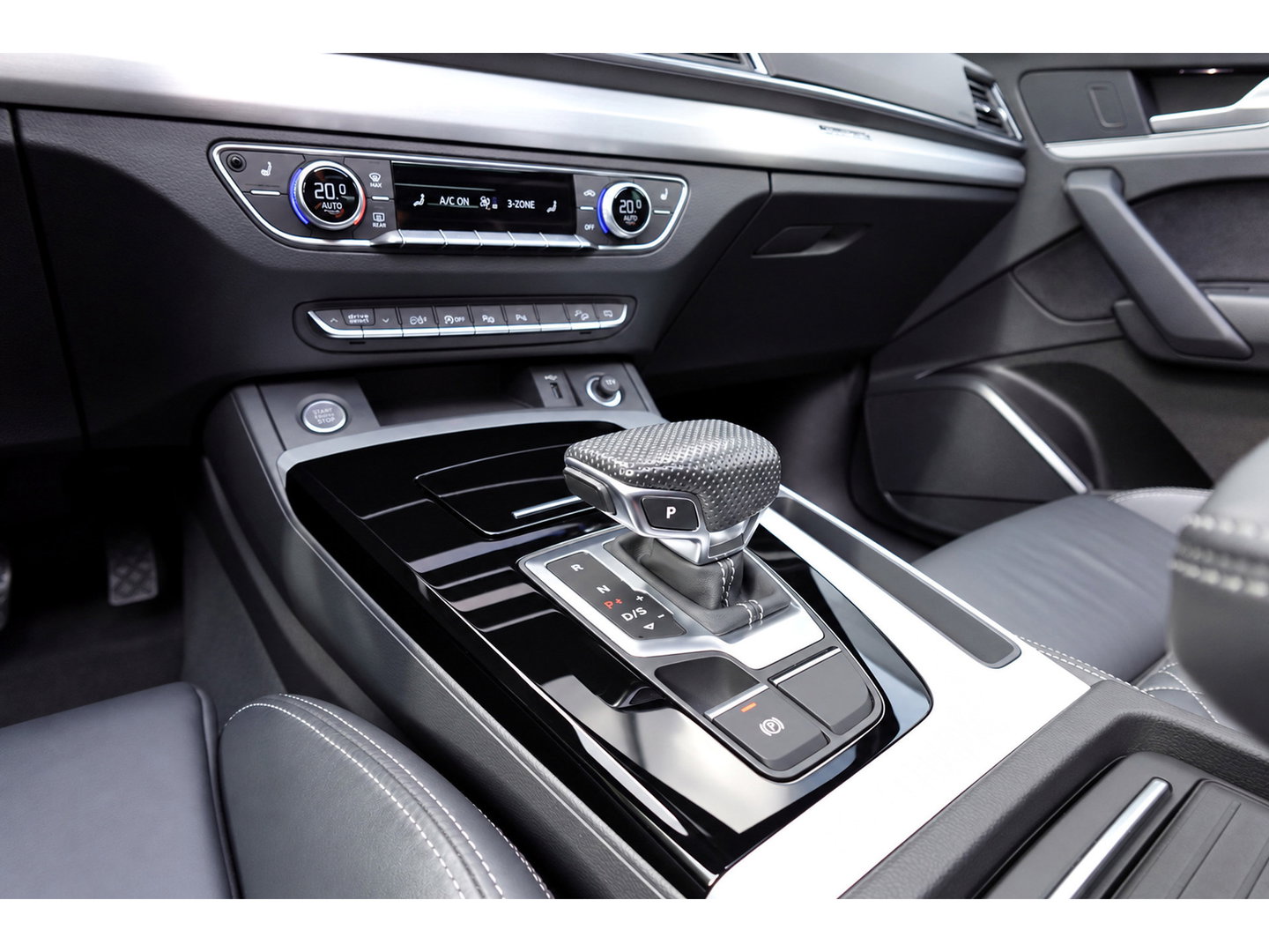 Audi Q5 50 TFSI e S edition PANO 360 KEYLESS