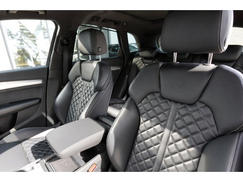 Audi Q5 50 TFSI e S edition PANO 360 KEYLESS