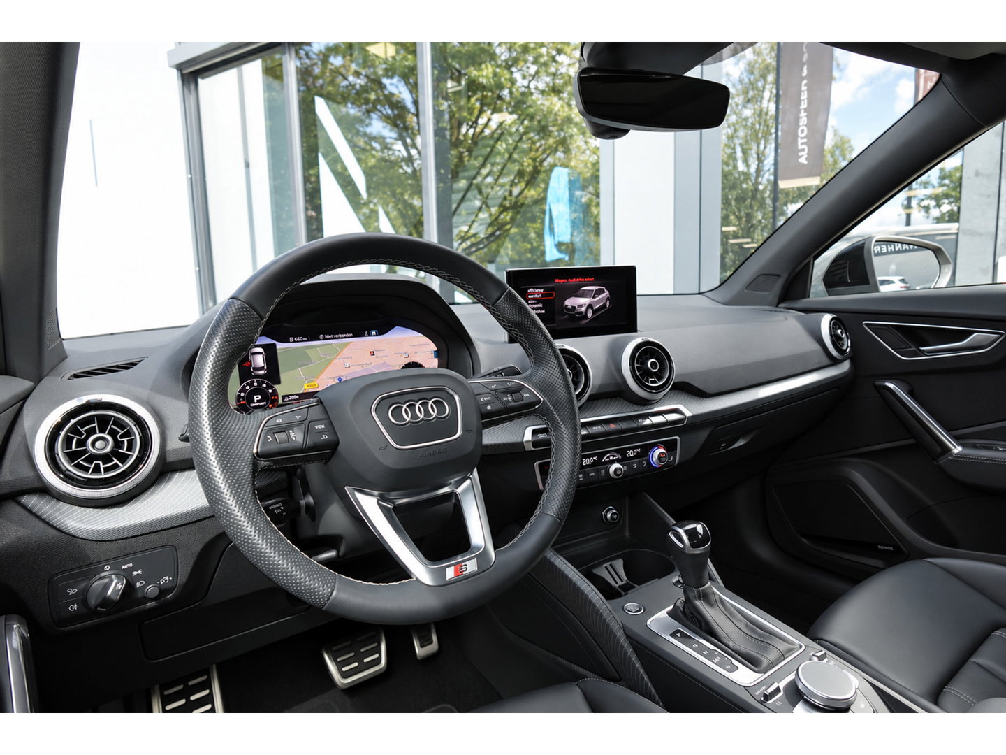 Audi Q2 35 TFSI S 2X S-LINE Edition PANO KEYLESS MATRIX
