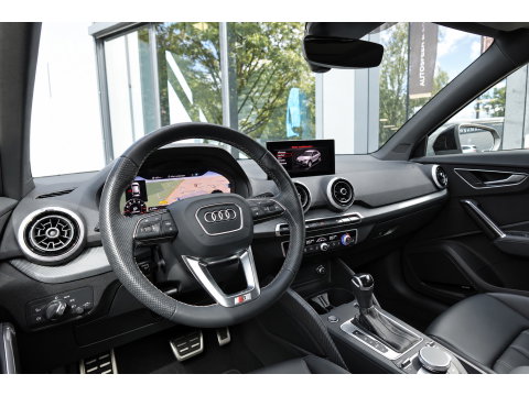 Audi Q2 35 TFSI S 2X S-LINE Edition PANO KEYLESS MATRIX