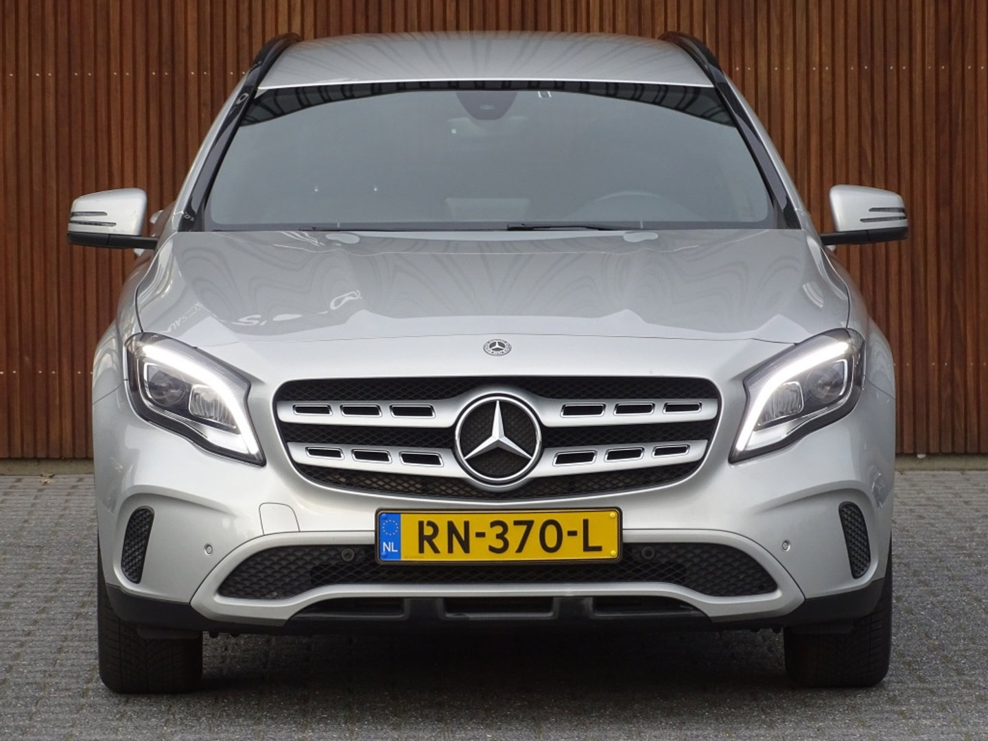 Mercedes-Benz GLA 180D 109PK automaat / LED / Apple CarPlay / *NAP*