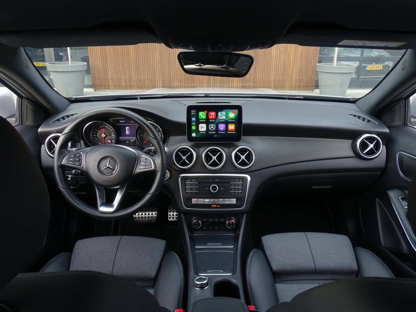 Mercedes-Benz GLA 180D 109PK automaat / LED / Apple CarPlay / *NAP*