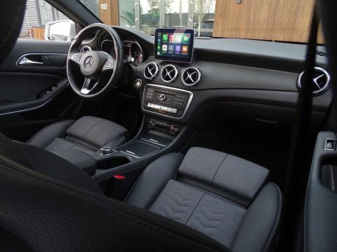Mercedes-Benz GLA 180D 109PK automaat / LED / Apple CarPlay / *NAP*