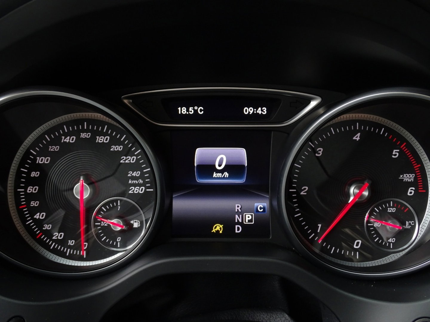 Mercedes-Benz GLA 180D 109PK automaat / LED / Apple CarPlay / *NAP*