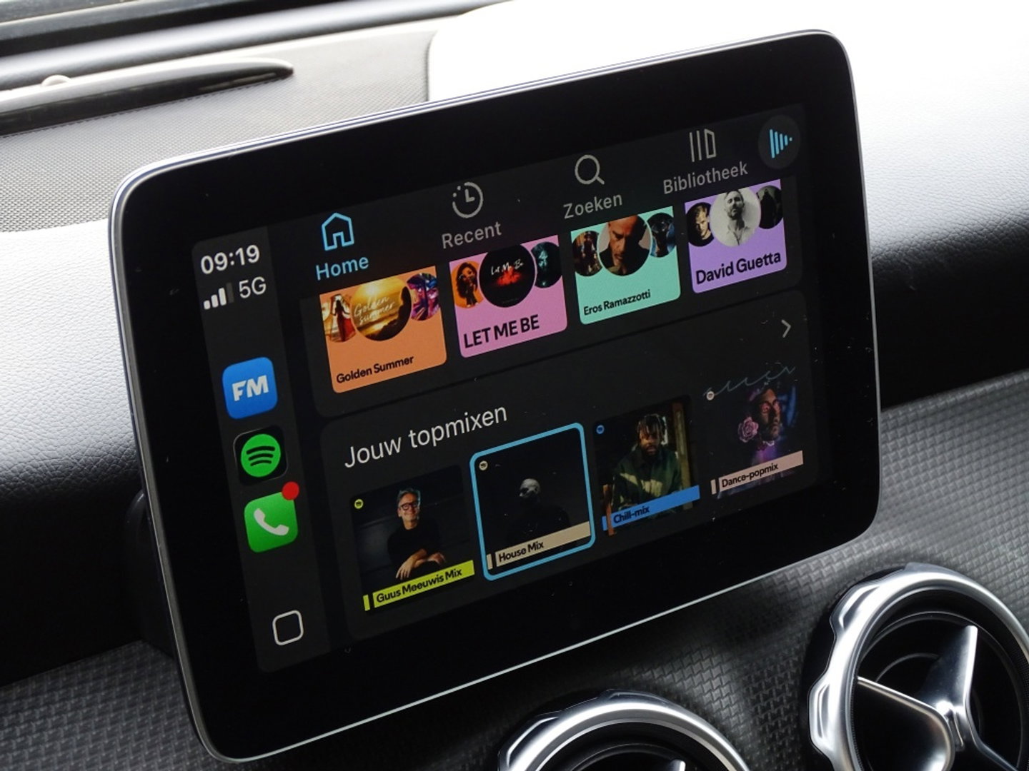 Mercedes-Benz GLA 180D 109PK automaat / LED / Apple CarPlay / *NAP*