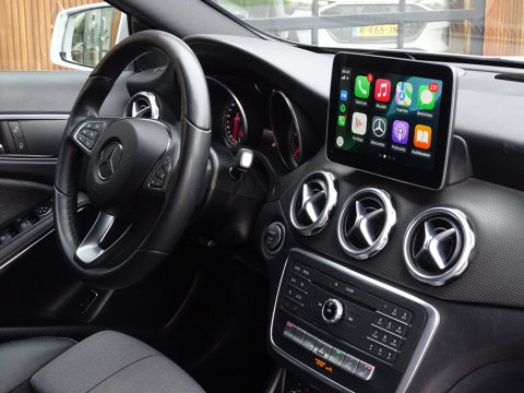 Mercedes-Benz GLA 180D 109PK automaat / LED / Apple CarPlay / *NAP*