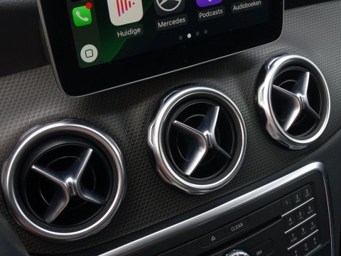 Mercedes-Benz GLA 180D 109PK automaat / LED / Apple CarPlay / *NAP*