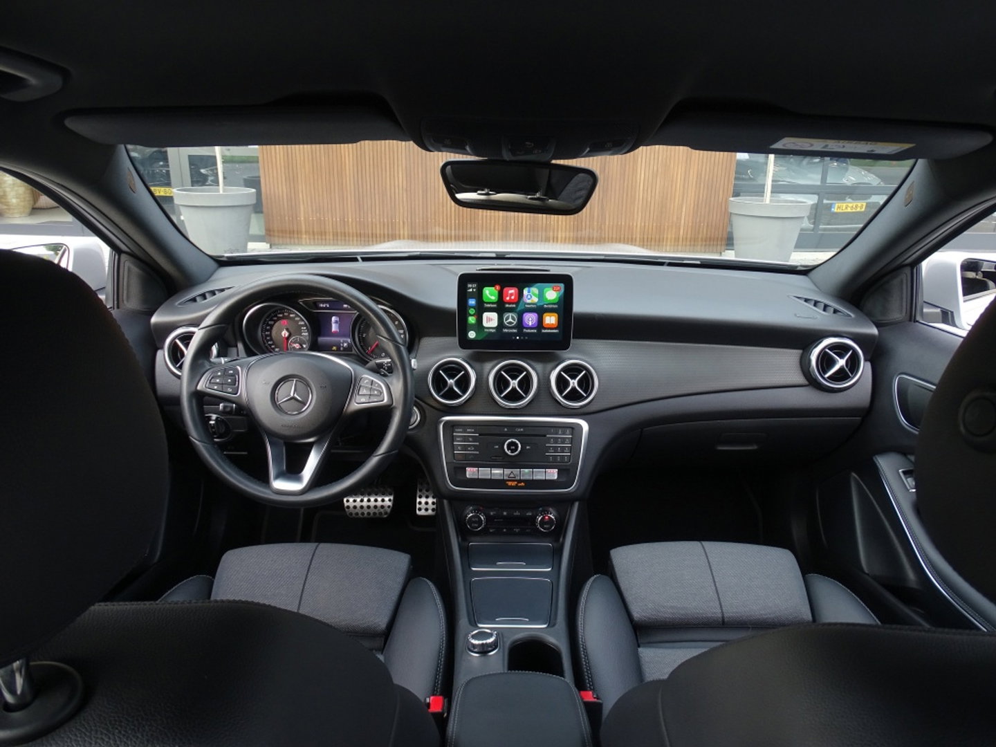 Mercedes-Benz GLA 180D 109PK automaat / LED / Apple CarPlay / *NAP*