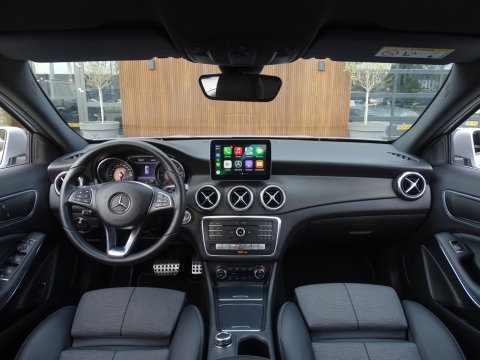 Mercedes-Benz GLA 180D 109PK automaat / LED / Apple CarPlay / *NAP*